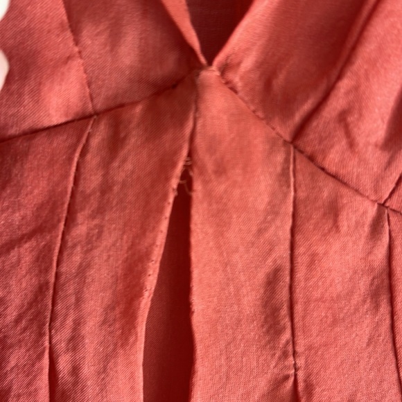 Rebecca Taylor silk blouse. Rust color. Sleeveless with ruffled neckline/size 8 - Picture 6 of 7